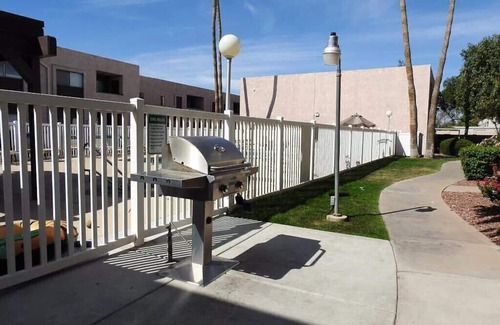 Chandler Copropriété | Condo confortable à Chandler, unité entière pour vous avec balcon dans une communauté fermée.