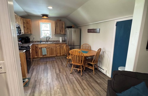 Ellicottville Appartement | Cozy Condo in Downtown Ellicottville -walk to town, king bed, fully stocked