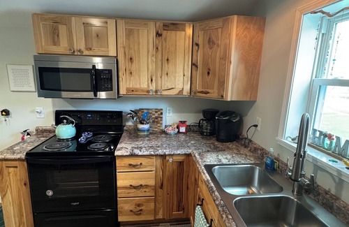 Ellicottville Appartement | Cozy Condo in Downtown Ellicottville -walk to town, king bed, fully stocked