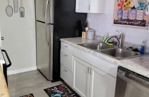 Midland Copropriété | Cozy Condo near restaurants and shopping.