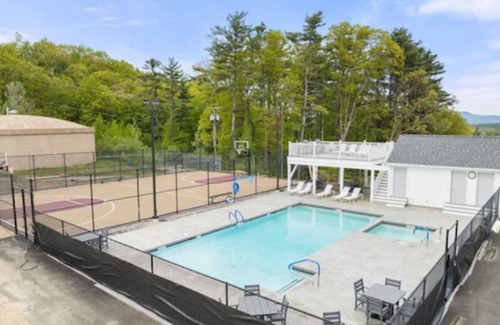 Weirs Beach Copropriété | Cozy condo with WiFi, fitness room in enjoyable Laconia