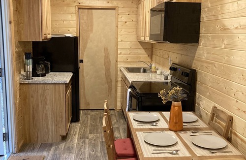 Woden Cabine | Cozy container cabin nestled in the Angelina National Forrest!