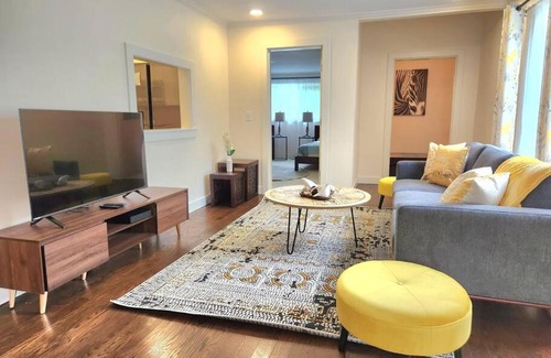 Mann Appartement | Cozy contemporary 2BR with Sofa bed in the office