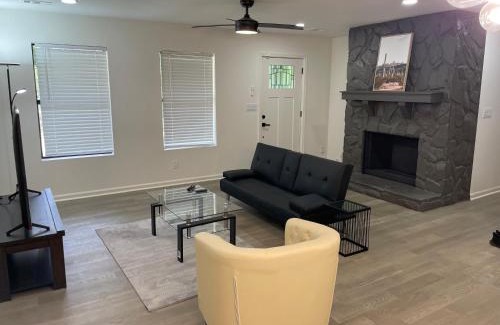 Belvedere Park Maison | Cozy Contemporary Bungalow