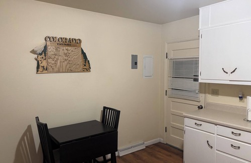 La Junta Appartement | Cozy Corner 1401- West -Unit 2-bedroom apt in adorable La Junta with WiFi, AC