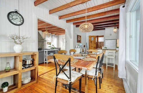 Saint-Jean-de-Matha Chalet De Ski | Cozy cottage w view/access to lake near Glissades St-Jean de Matha and Golf