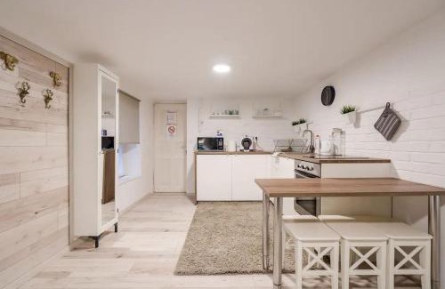 Ujlipotvaros Appartement | COZY COTTAGE - Cheerful Apartment in the Center
