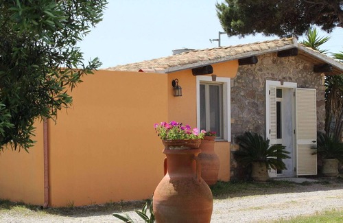 Sant'Antioco Cottage | Gîte confortable à Calasetta en Sardaigne avec jardin