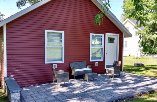 Mannsville Maison | Cozy Cottage in Sandy Pond 2