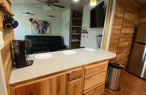 Webberville Cottage | Cozy cottage in the country w/ hot tub! 20 minutes away from downtown Austin