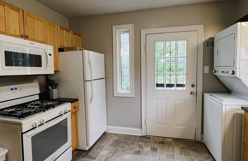 University District Cottage | Cozy cottage just steps from the University of Memphis