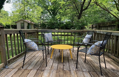 University District Cottage | Cozy cottage just steps from the University of Memphis