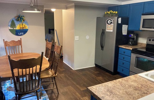 Cordele Maison | Cozy Cottage/mobile home on the water @ Lake Balckshear