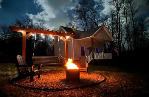 Dry Ridge Maison | Cozy Cottage on 250 Acre Dairy Farm Near Ark