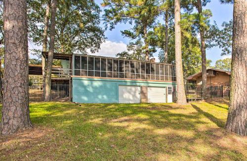 Avinger Maison | Cozy Cottage on Lake O The Pines with Lake Views!