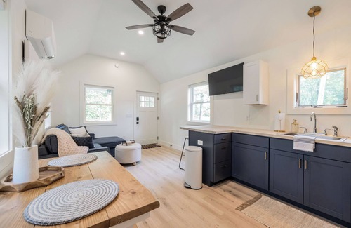 Arundel Maison | Cozy cottage perfect for relaxation near southern Maine beaches & Portland