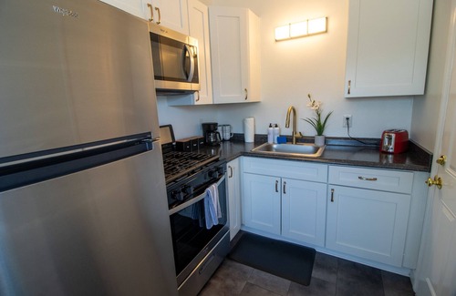 College East Maison | Cozy Cottage - Walk to SDSU - Laundry - Central