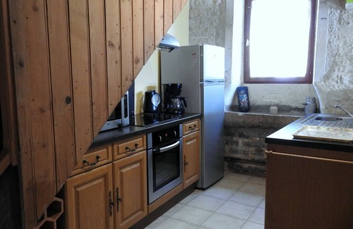 Pont-la-Ville Cottage | Maison Authentique avec Jardin Clos et Parking Privé à Pont-la-Ville