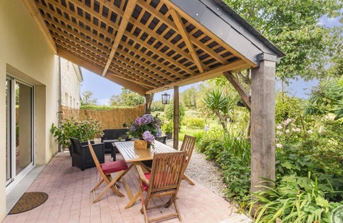 Picauville Appartement | Maison lumineuse avec jardin privé, proche Ste Mère Eglise, accueil chevaux possible, 2-3 pers.