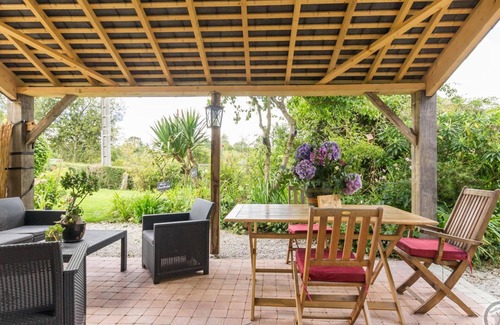 Picauville Appartement | Maison lumineuse avec jardin privé, proche Ste Mère Eglise, accueil chevaux possible, 2-3 pers.