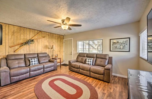 South Jordan Maison | Cozy Cottage with Game Room about 17 Mi to Dtwn SLC!