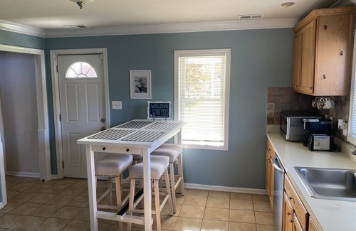 Manassas Maison | Cozy Cottage with Spacious Backyard!