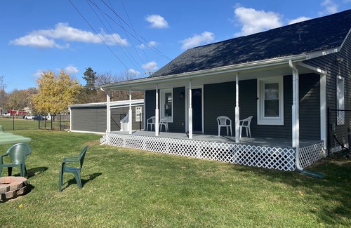 Manassas Maison | Cozy Cottage with Spacious Backyard!