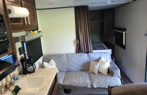 Evans Mills Location De VR | Cozy Country Camper!