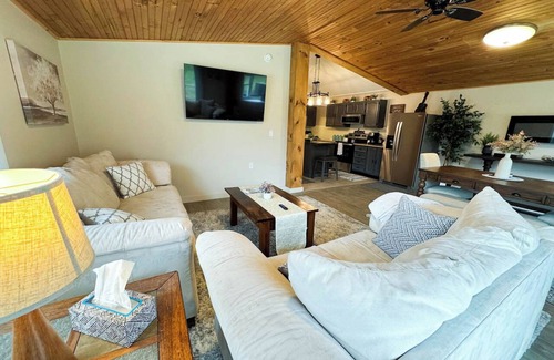 Etna Maison | Cozy Country Home 7 Min to Cornell Peaceful Private Retreat