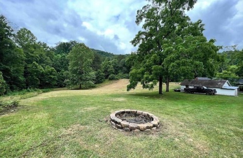 La Follette Maison | Cozy Country Home for all ATV Riders! Direct Access to Tackett and Royal Blue!