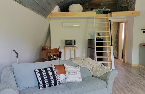 Cameron Appartement | Cozy country studio 5 mins from town and a short drive to Corning & finger lakes