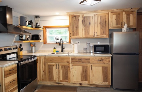 Montgomery Cabine | Cozy Couples Cabin