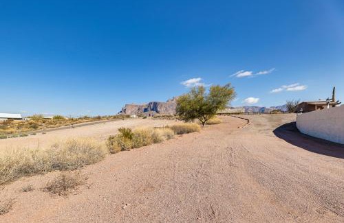 Apache Junction Appartement | Cozy Couples Retreat with Views in Apache Junction