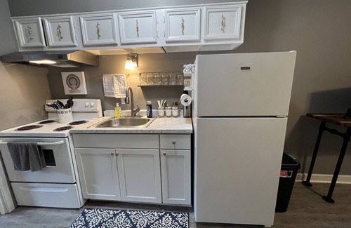 Fayetteville Appartement | Cozy Court Street #3 Steps from Everything!