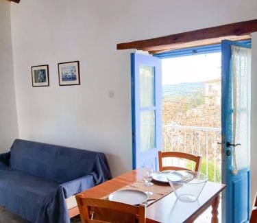 Skarinou Appartement | Cozy Courtyard Apartment