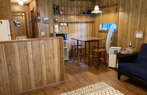 Pipestem Cabine | Cozy Creek Cabin: 1-Bedroom Cabin next to Pipestem Resort