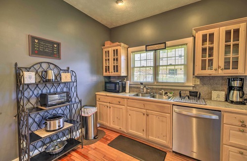 Damascus Cottage | Cozy Damascus Cottage w/ Porch & Trail Access!