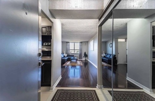 Humber Summit Copropriété | Cozy Delux 2BR + 2BTH in Toronto. Just 9mins from YYZ Airport.
