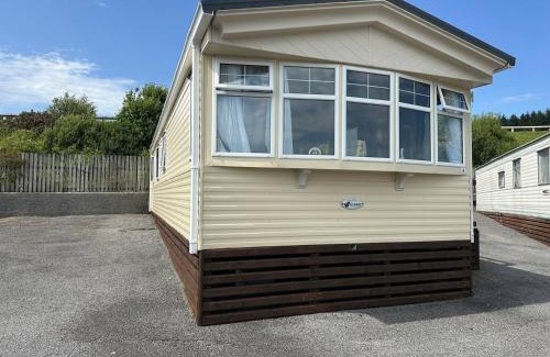 Lecemy Autre | Cozy Donegal Caravan
