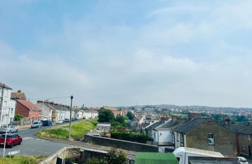 Hastings Maison | Cozy Double Room in Victorian House with Amazing Sea View