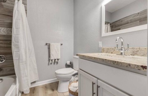 Pine Bluff Maison | Cozy Downtown 3BR 2Bath remodeled modernized home