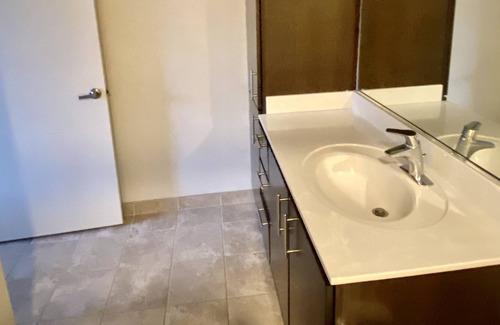 Downtown Appartement | Cozy self-contained room, work station,gym&rooftop pool in downtown silverspring