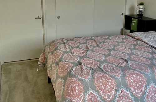 Downtown Appartement | Cozy self-contained room, work station,gym&rooftop pool in downtown silverspring