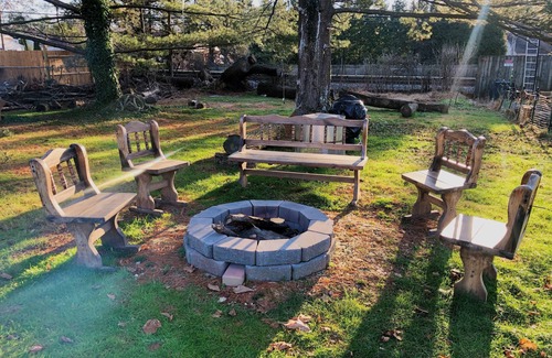 Ardmore Maison | Cozy, Driveway, & Convenient Trains