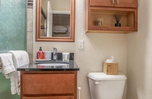 Downtown West Appartement | Cozy DT Studio with Balcony by Zencity