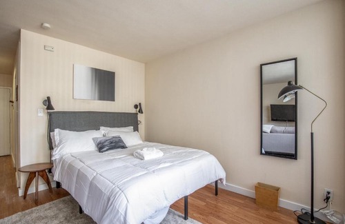 Downtown West Appartement | Cozy DT Studio with Full Kitchen by Zencity