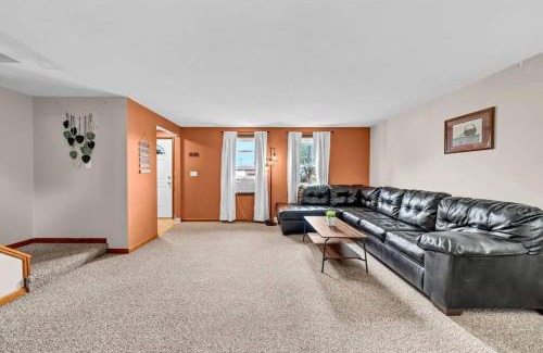 Cheektowaga Appartement | Cozy Duplex Near BUF International Airport