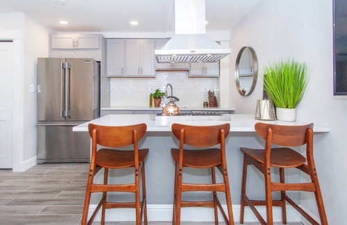 Highland Park Maison | Cozy Duplex | Near T