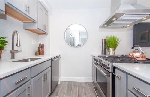 Highland Park Maison | Cozy Duplex | Near T