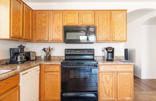 Harrison East South Maison | Cozy East side home in a quiet neighborhood